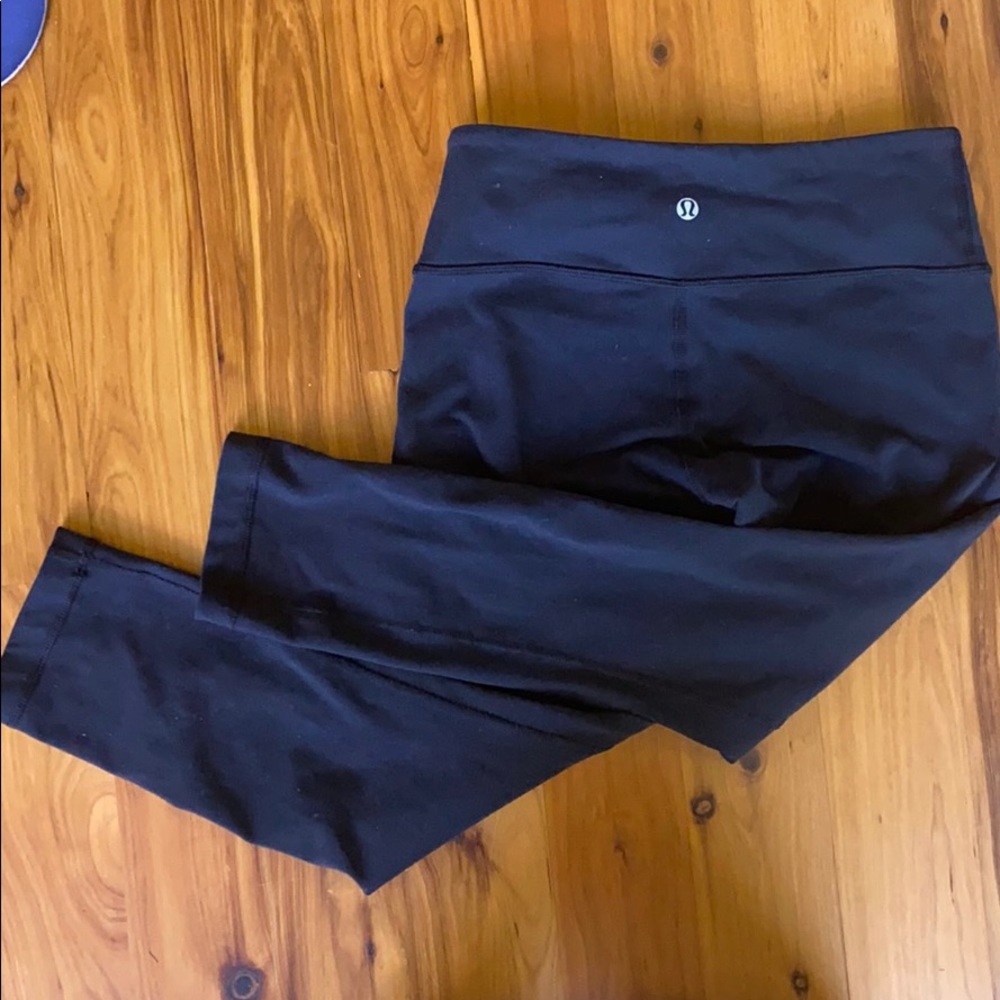 Lululemon cropped wunder Unders, size 4, black